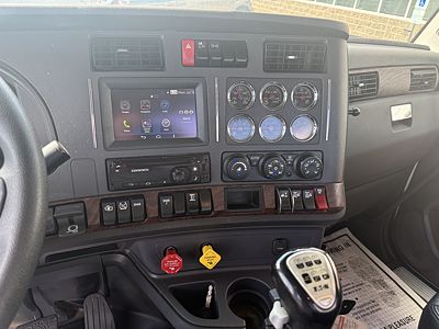 2022 Kenworth T880