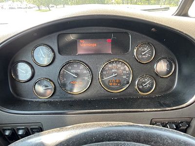 2013 Peterbilt 337