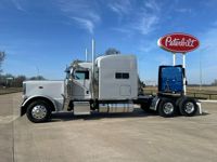 2021 Peterbilt 389