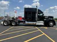 2023 Kenworth W990