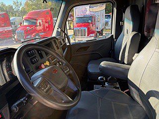 2025 Peterbilt 548