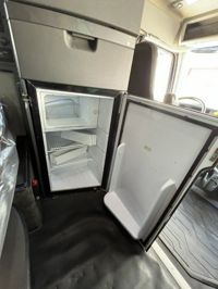 2022 Volvo VNL64T860