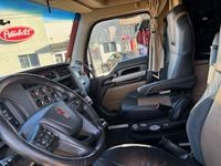 2023 Kenworth T680