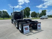 2023 Peterbilt 389