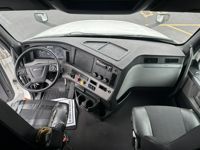 2020 Freightliner CASCADIA 126