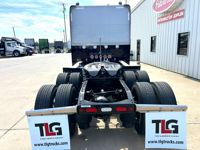 2023 Peterbilt 389