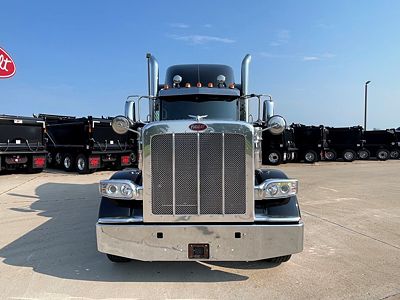 2022 Peterbilt 389