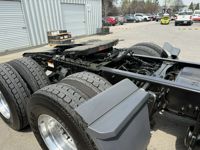 2021 Freightliner CASCADIA 126