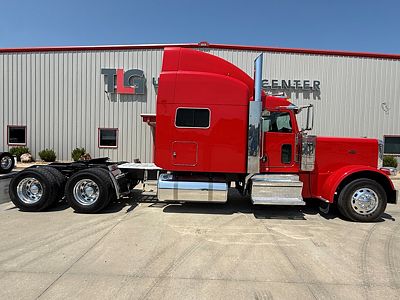 2021 Peterbilt 389