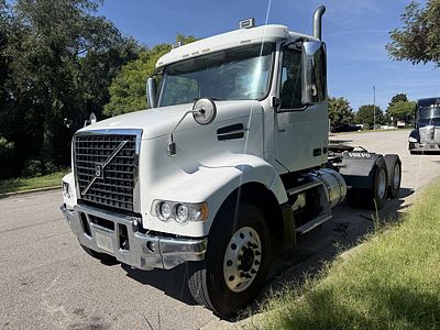 2019 Volvo VHD64