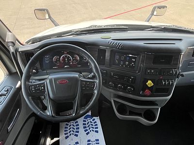 2023 Peterbilt 579
