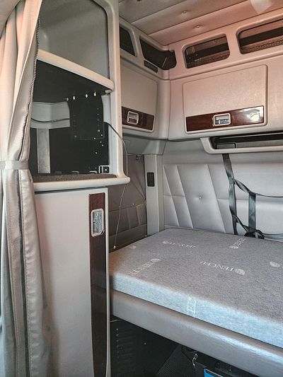 2018 Peterbilt 389