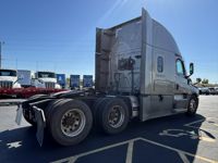 2023 Freightliner CASCADIA 126