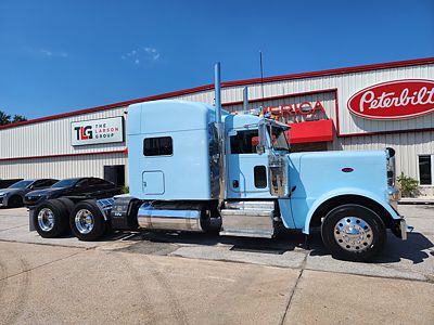 2017 Peterbilt 389