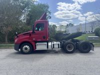 2020 Freightliner CASCADIA 126