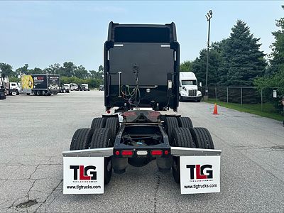 2022 Peterbilt 389