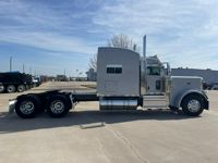 2021 Peterbilt 389