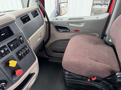 2020 Peterbilt 567