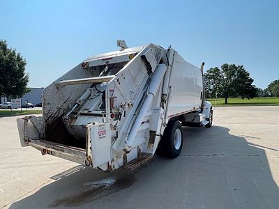 2013 Peterbilt 337