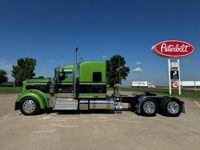 2022 Kenworth W900