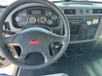 2013 Peterbilt 337