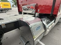 2023 Peterbilt 389