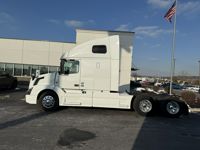 2017 Volvo VNL64T760