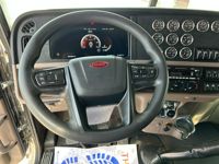 2023 Peterbilt 389