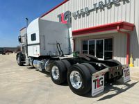 2022 Peterbilt 389
