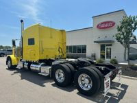 2023 Peterbilt 389