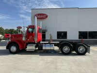 2022 Peterbilt 389