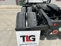 2021 Freightliner CASCADIA 126