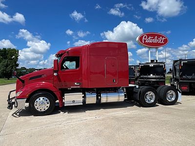 2023 Peterbilt 579