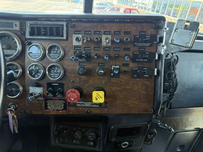 2000 Peterbilt 379