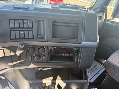 2020 Volvo VNL42T