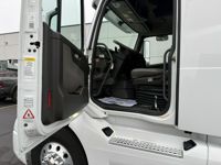 2020 Volvo VNL64T760