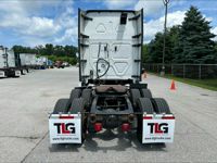 2021 Freightliner CASCADIA 126