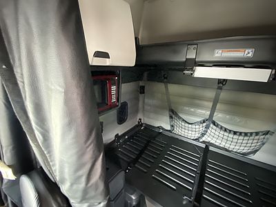 2023 Freightliner CASCADIA 126