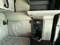 2023 Peterbilt 579