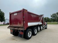 2016 Mack GU713