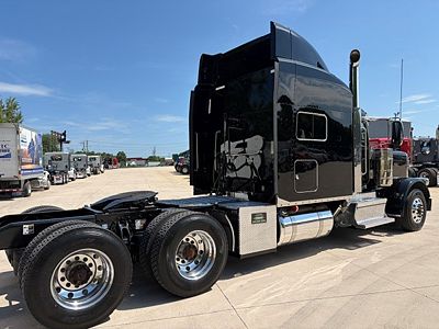 2022 Peterbilt 389