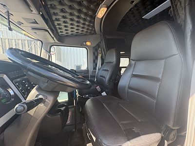 2023 Kenworth W900L
