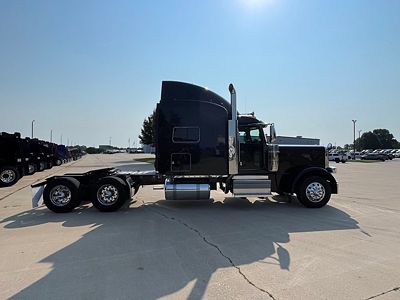 2022 Peterbilt 389