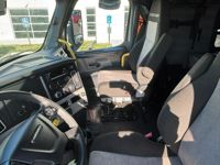 2023 Freightliner CASCADIA 126