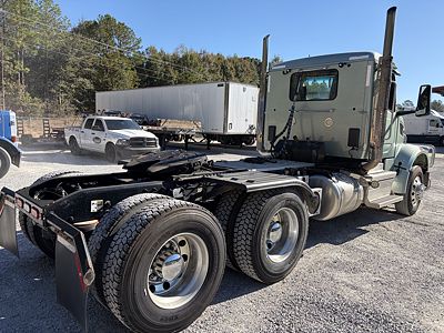 2023 Peterbilt 567
