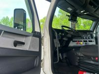 2021 Freightliner CASCADIA 126