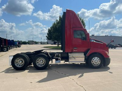 2023 Kenworth T680