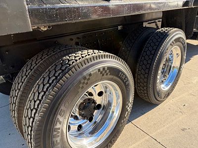 2025 Peterbilt 548