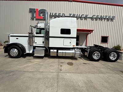 2022 Peterbilt 389
