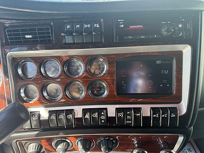 2021 Kenworth W900